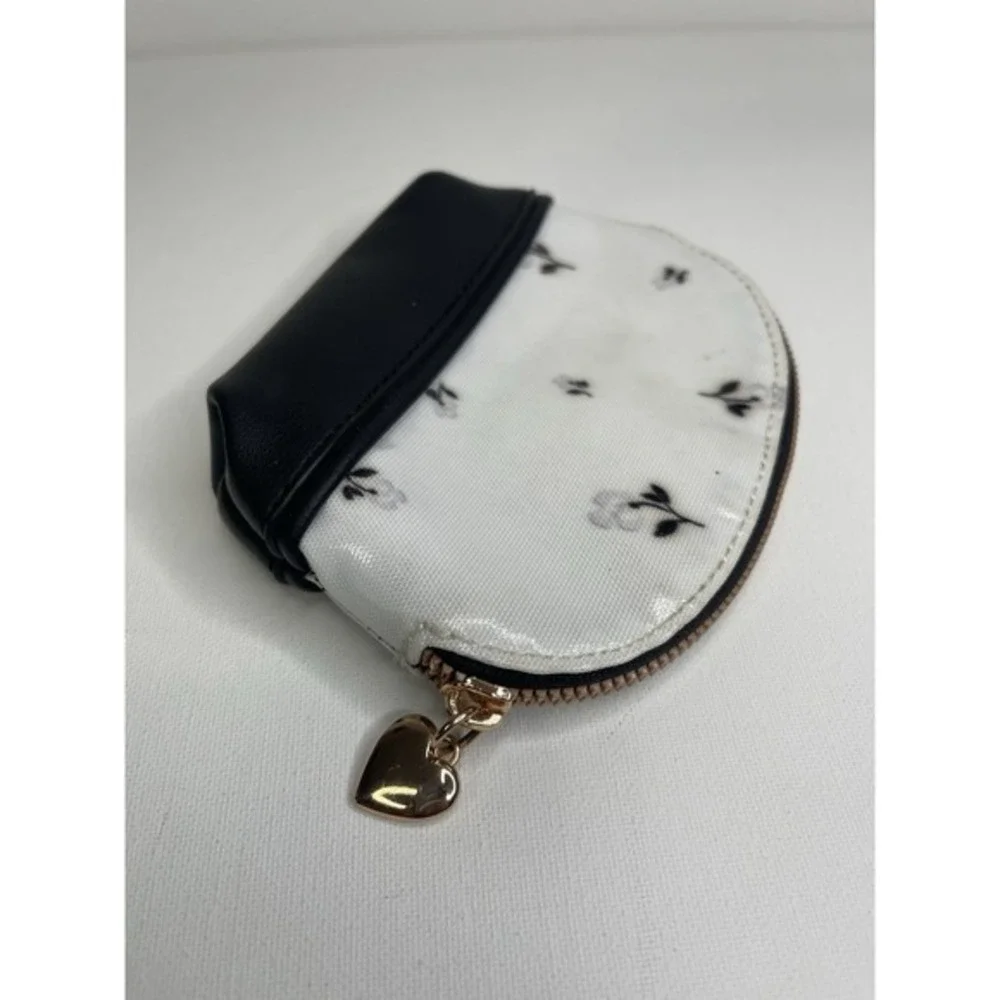 Lauren Conrad‎ LC Wallet Zip Around